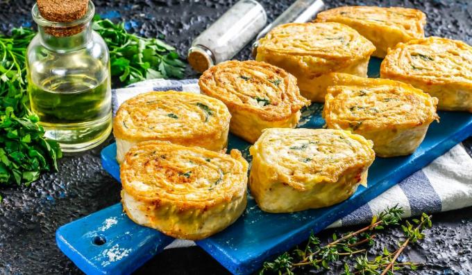 Rouleaux de pita frits au poulet et fromage fondu