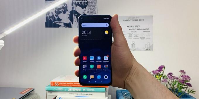 Xiaomi Mi 9 SE: Dans une main