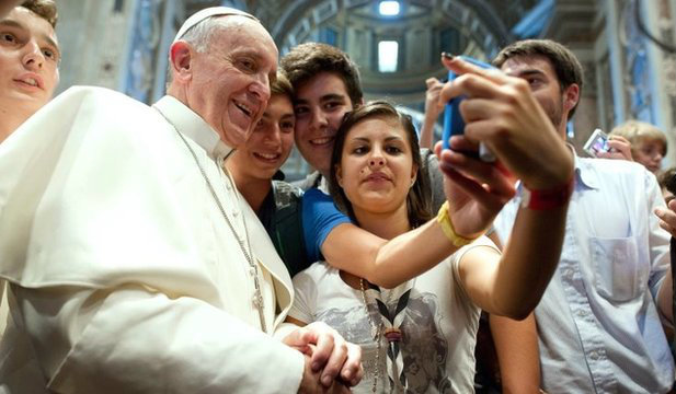 Le pape fait selfie