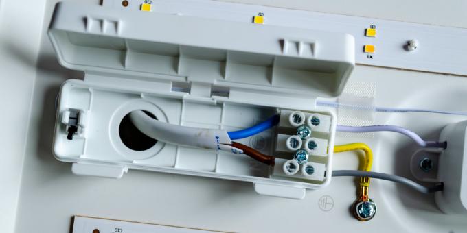 Yeelight intelligent Carré LED Plafonnier: extrémité fixe d'un câble électrique