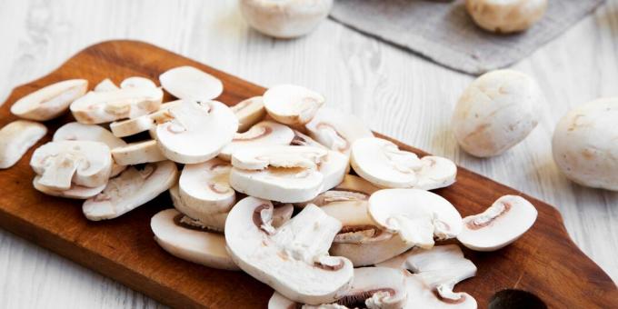 Comment faire frire des champignons: champignons tranchés