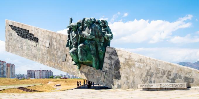 Que voir à Novorossiysk: l'ensemble commémoratif Malaya Zemlya