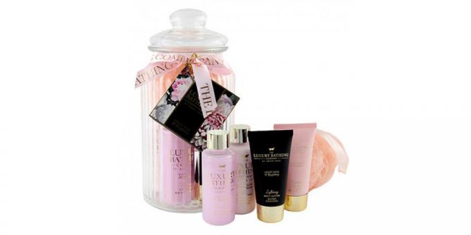 kits de maquillage comprennent un kit spa avec un arôme velouté de rose et de framboise
