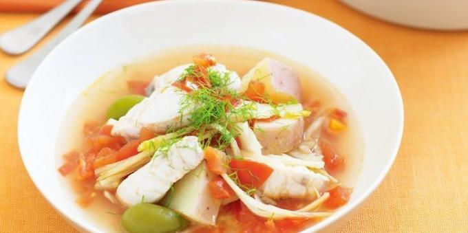 soupe de recette avec le bouillon de poulet aux olives