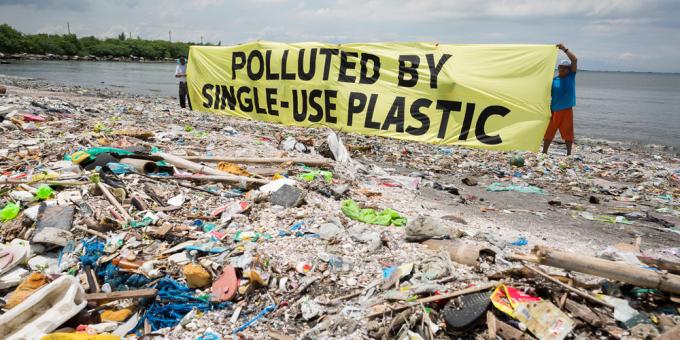 Consommation consciente: plage Garbage