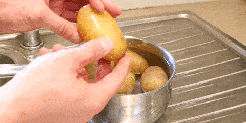 Comment éplucher rapidement les pommes de terre