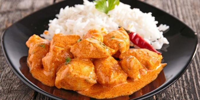 Curry de poulet au yaourt et lait de coco