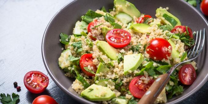 Salade au quinoa et avocat