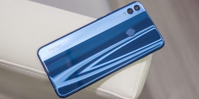 Alternatives à « Yandex. Téléphone »: Honor 8X