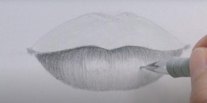 Comment dessiner les lèvres: ombrer la lèvre inférieure