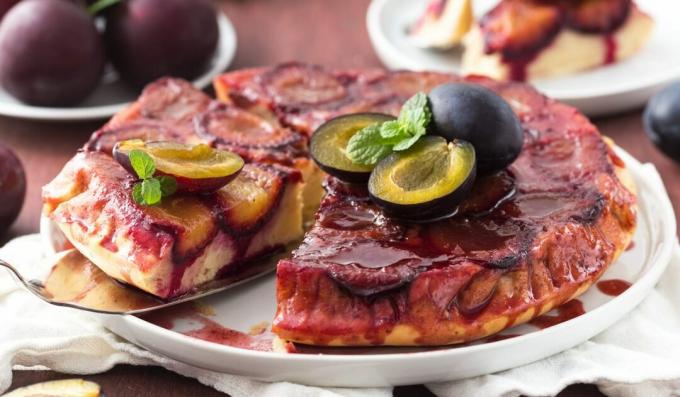 Tarte aux prunes inversée