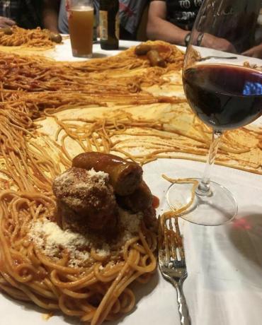 spaghetti sur la table