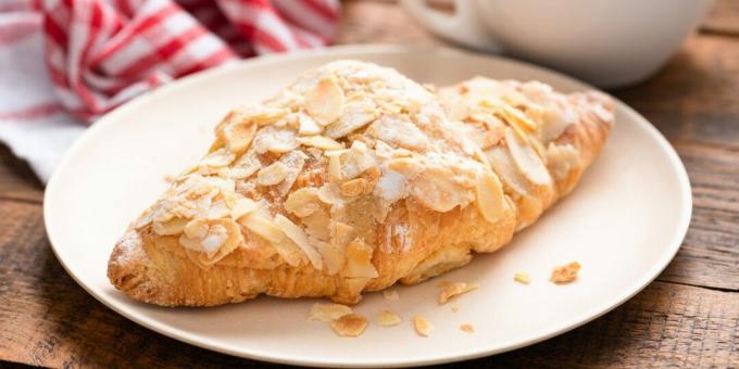 Croissants nature aux amandes