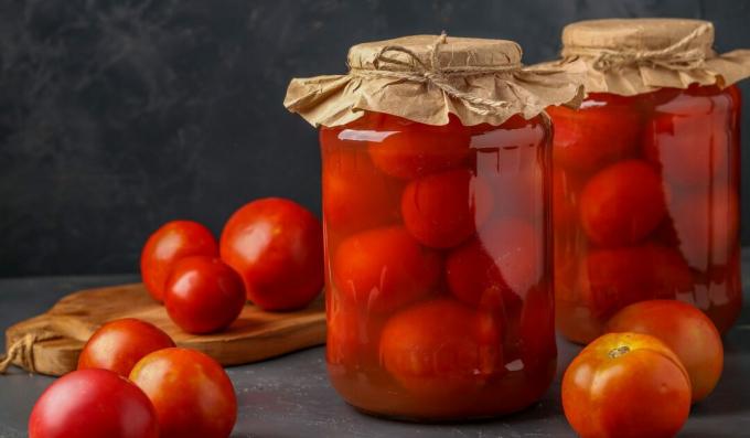 Tomates marinées aux oignons
