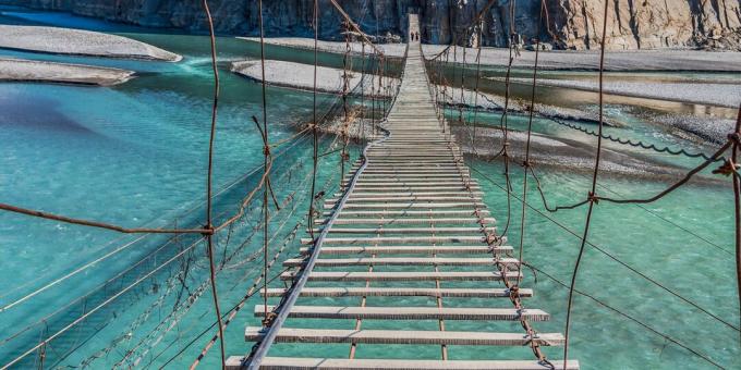 Les ponts les plus effrayants: le pont suspendu Hussaini