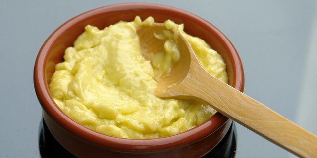 La sauce aïoli c jaune d'oeuf