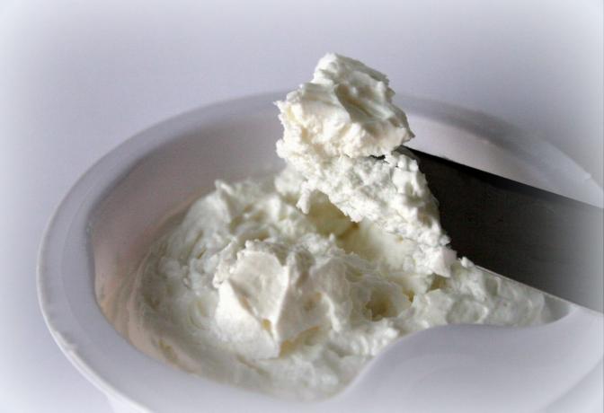 Une recette simple pour génoise: Comment faire cuire la crème et les baies