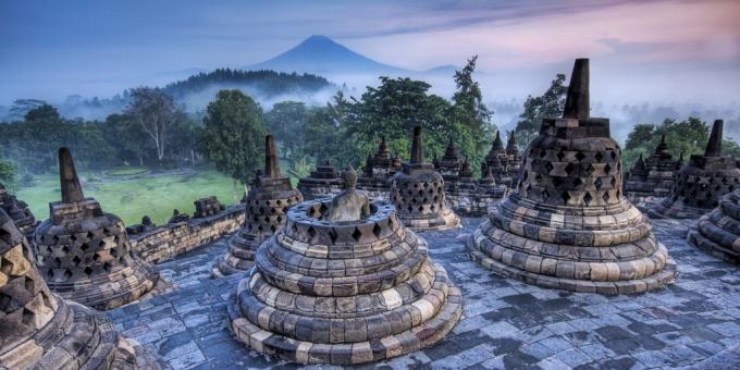 territoire asiatique n'est pas attirer les touristes en vain: le complexe du temple de Borobudur, en Indonésie