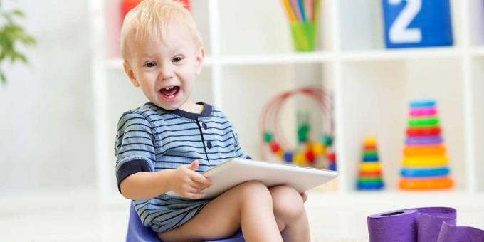 Comment enseigner un enfant au pot: jouet tête de toilette ou un livre