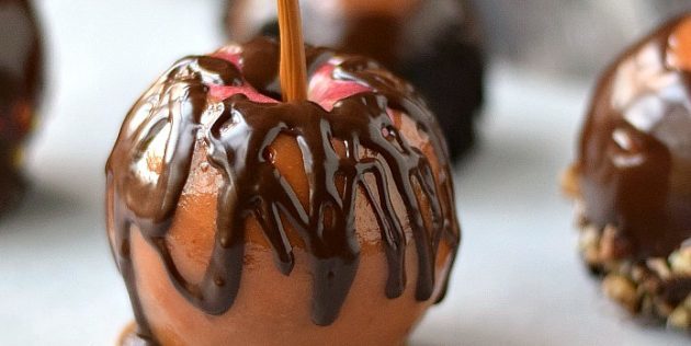 pommes caramel au motif de chocolat