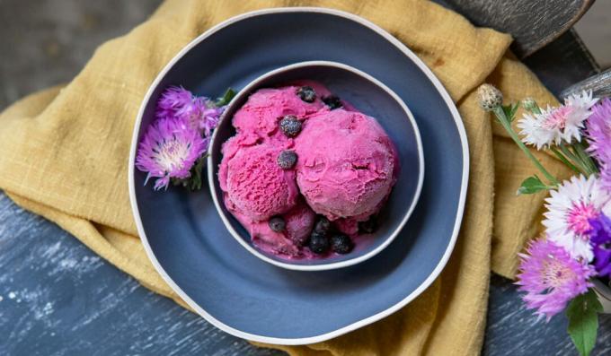 Glace au cassis