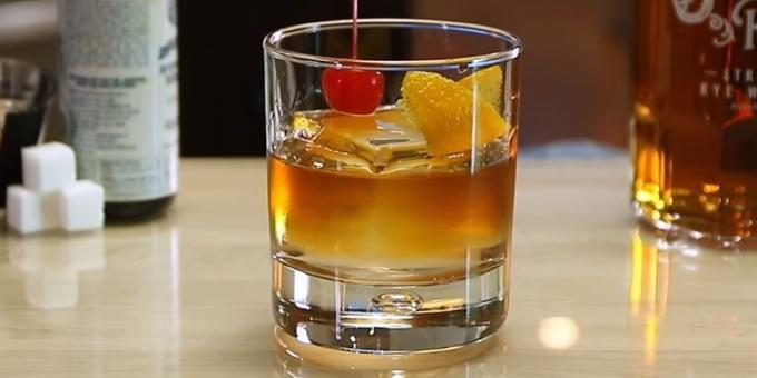 Cocktails avec le whisky à l'ancienne