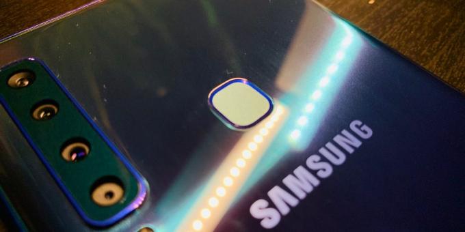 Samsung Galaxy A9: capteur d'empreintes digitales