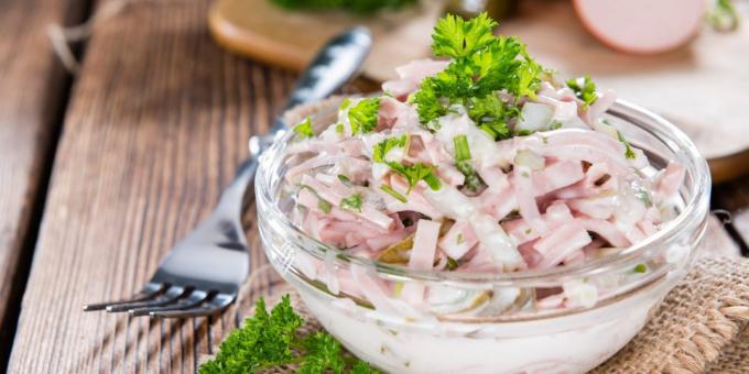 Salade au fromage et au jambon