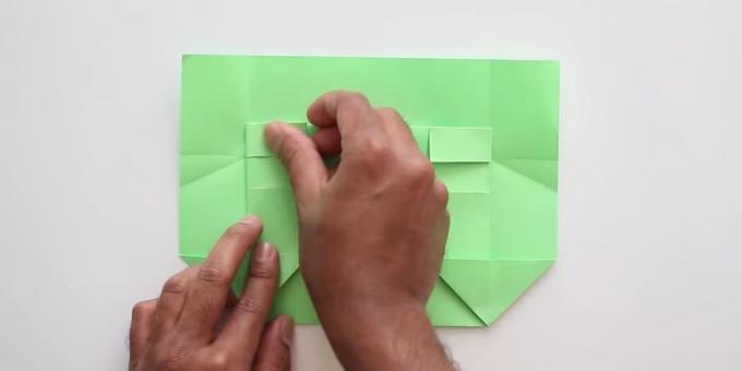 enveloppe avec vos mains sans colle: plier le papier avant