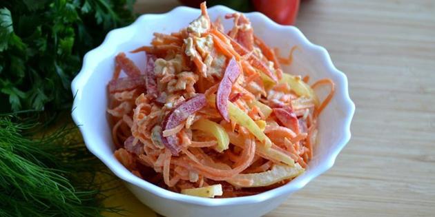 salade coréen avec des carottes et le poivron