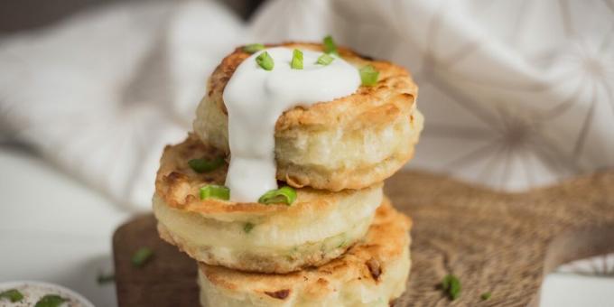 Crêpes de pommes de terre moelleuses au fromage et oignons verts