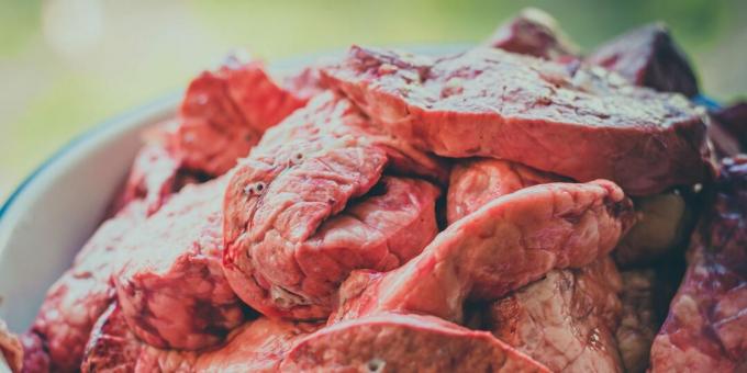 Comment et combien faire cuire le poumon de porc: morceaux de poumon de porc réfrigéré
