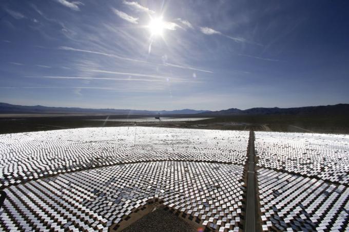 Technologies de l'avenir, les gens seront en mesure de pulvériser un revêtement « solaire » spéciaux