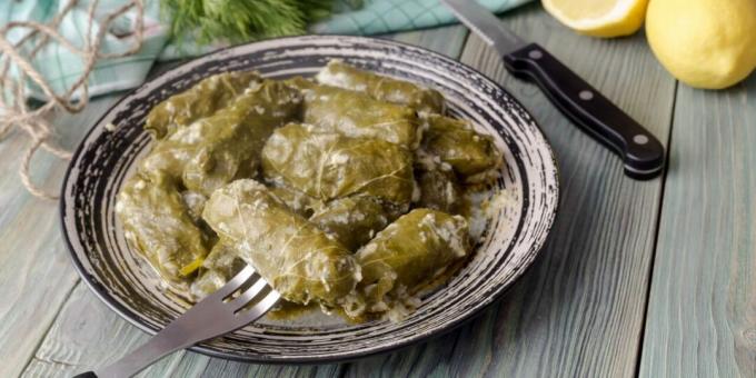 Dolma grecque avec sauce au citron