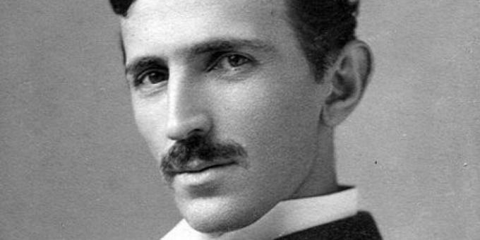 Nikola Tesla comme un jeune homme