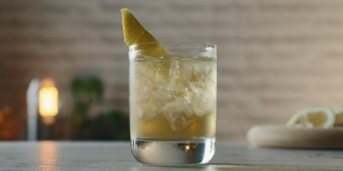 Cocktails avec clou rouillé whisky