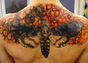 La douleur et la beauté: vous devez savoir avant de faire un tatouage