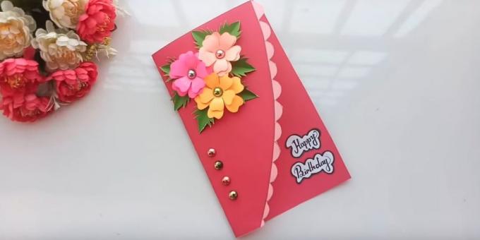 Comment faire une carte avec des fleurs d'anniversaire avec ses mains