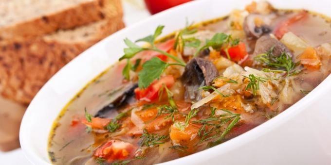 Comment faire cuire la soupe aux champignons et les poissons