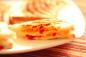 Petit-déjeuner pendant 10 minutes: sandwich chaud avec du fromage et du poivre