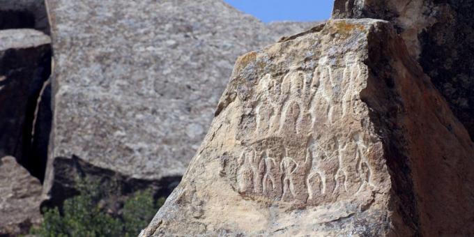 Vacances en Azerbaïdjan: pétroglyphes