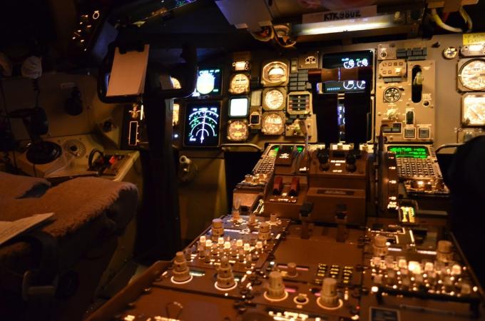 Andrew pilote Gromozdin "Boeing" sur les gadgets