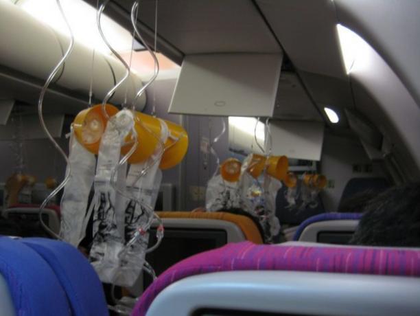 peur de l'avion: les masques à oxygène