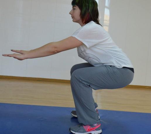 Comment perdre du poids au cours du mois dernier: squats