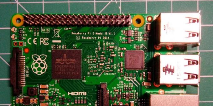 VUE D'ENSEMBLE: Raspberry Pi 2 - le plus populaire micro-ordinateur