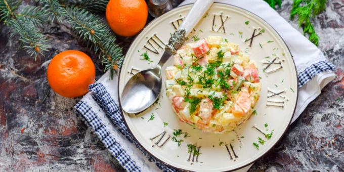 Salade aux bâtonnets de crabe et mandarines