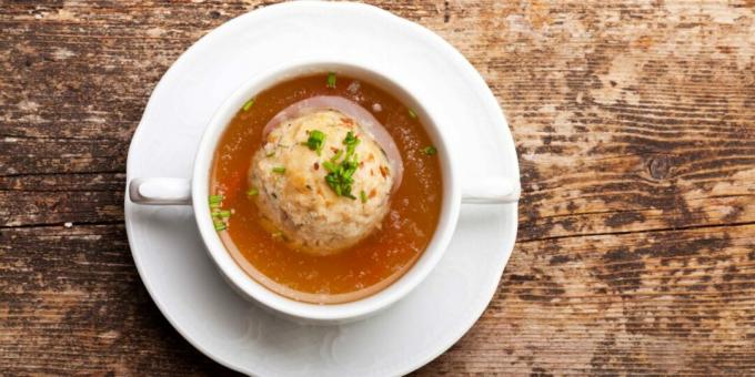 Boulettes tyroliennes au bouillon