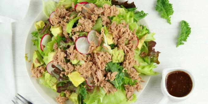 Salade au thon, avocat et sauce soja