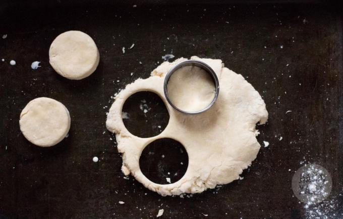 Comment faire cuire les muffins pour le petit déjeuner: cercles Cut