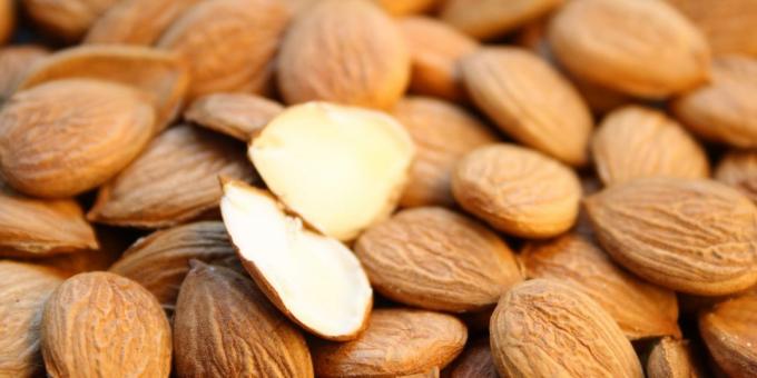 La nourriture pour le cerveau. amandes